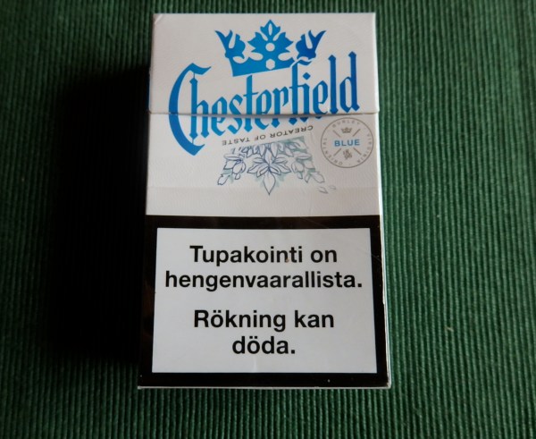 Finnish: "Smoking is life-threatening." Swedish: "Smoking can kill."