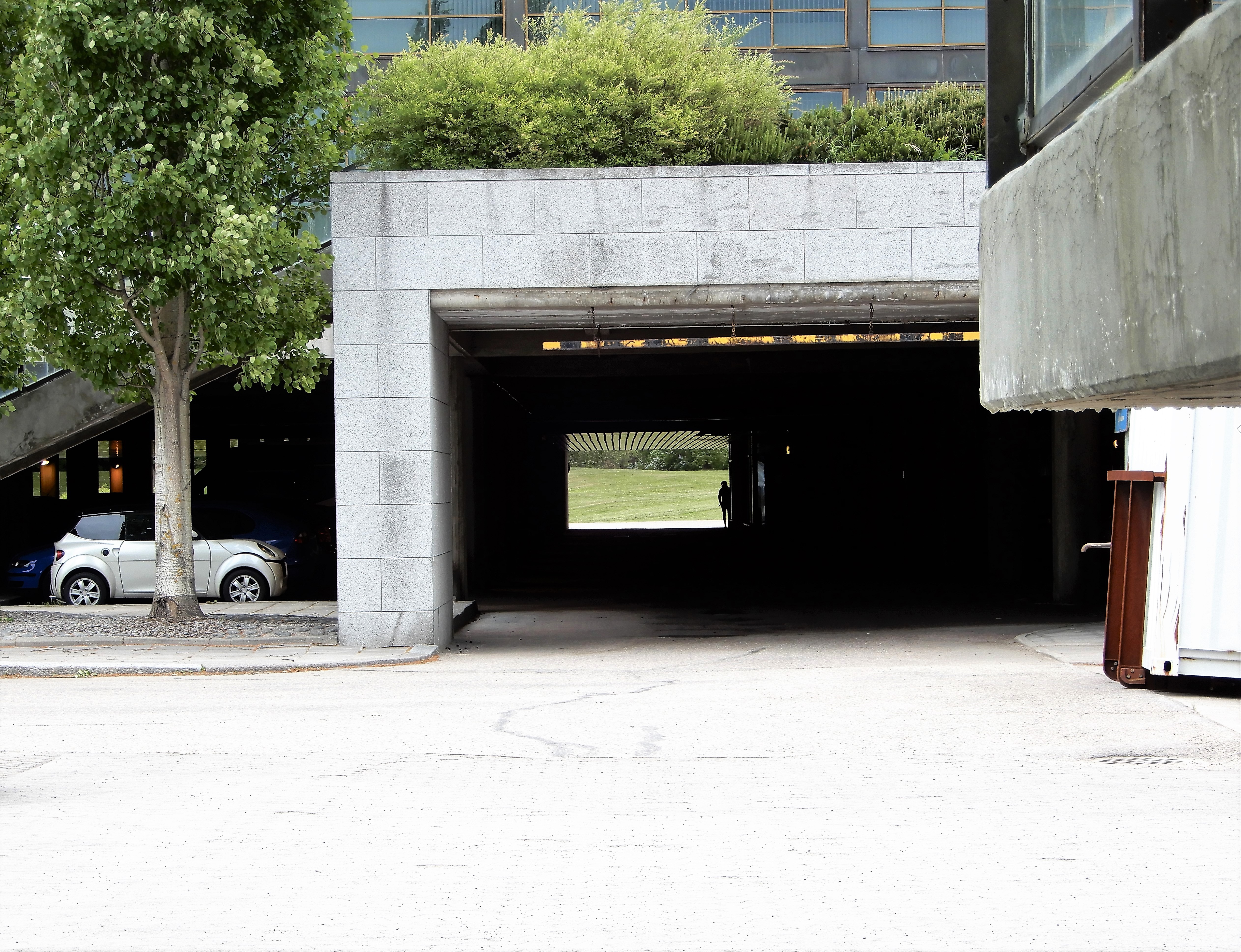 kaupunkitalo pysäköinti